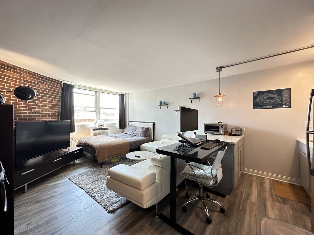 Apartment for rent at 2012 Orleans #C7, Chicago, IL 60614