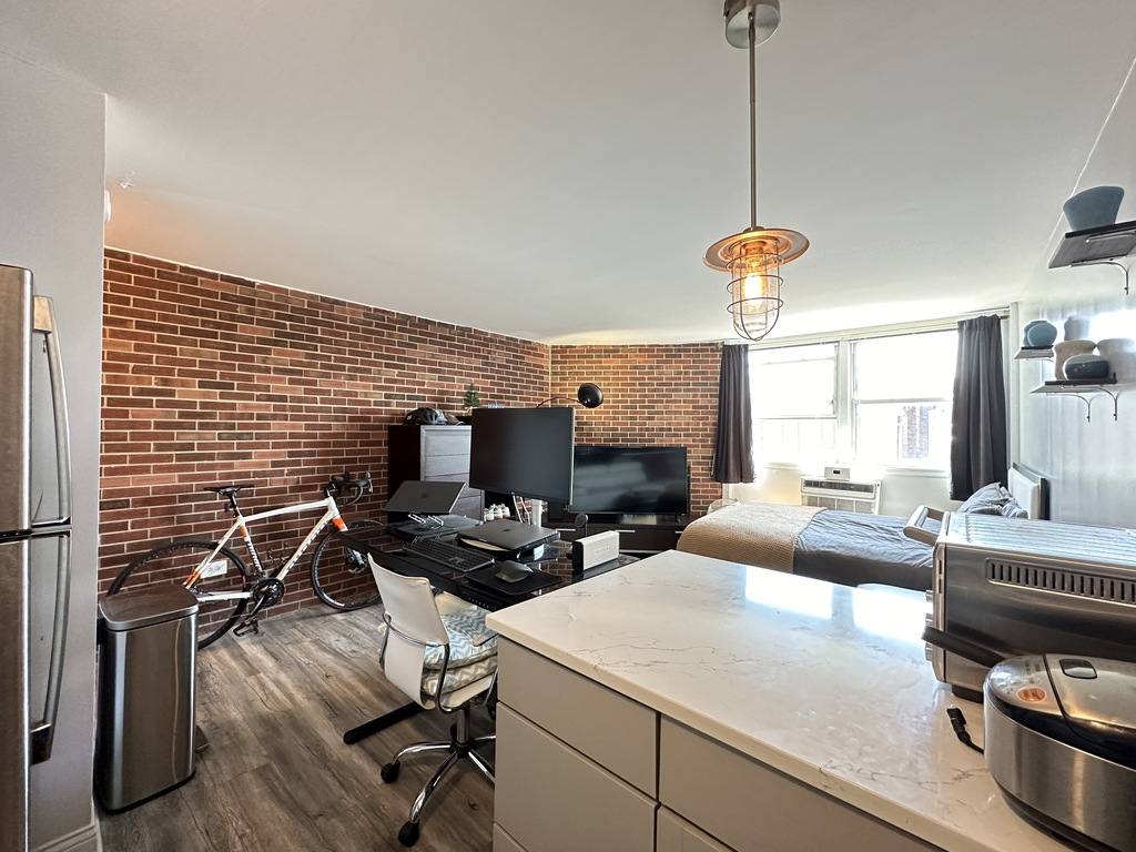Apartment for rent at 2012 Orleans #C7, Chicago, IL 60614