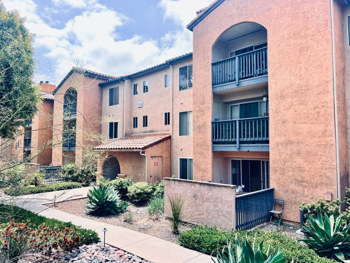 Condo for rent at 7120 Shoreline Dr, San Diego, CA 92122