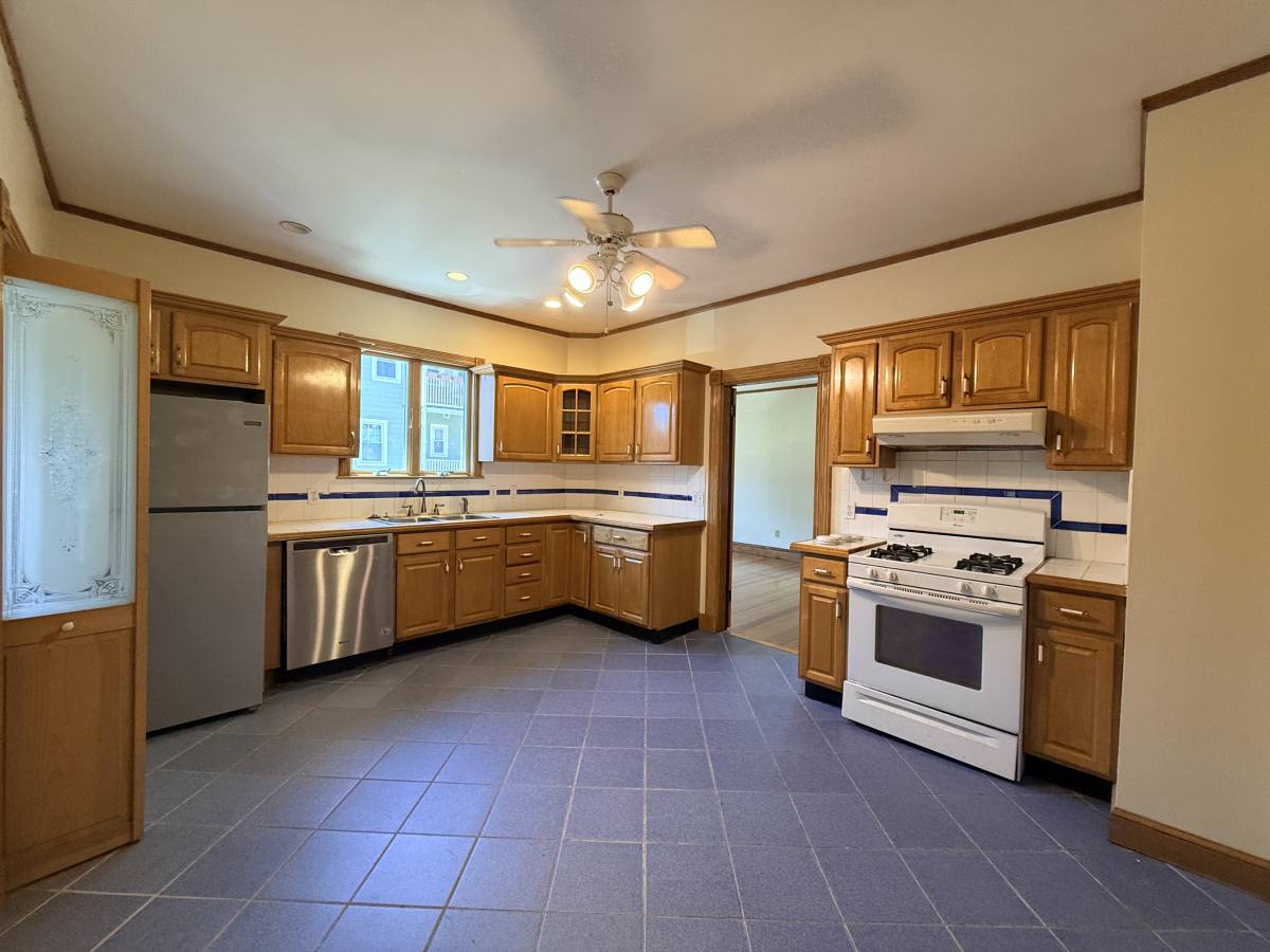 Apartment for rent at 2 Park Rd #2, Belmont, MA 02478