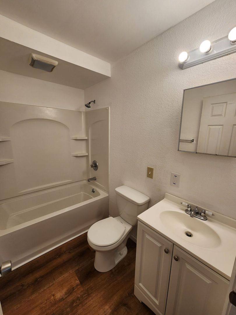 Apartment for rent at 1109 3rd St, Charleston, IL 61920