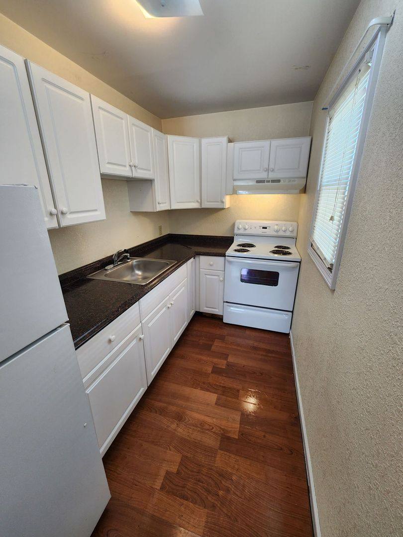 Apartment for rent at 1109 3rd St, Charleston, IL 61920