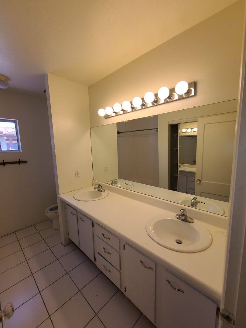 House for rent at 1407 W Glenrosa Ave, Phoenix, AZ 85013