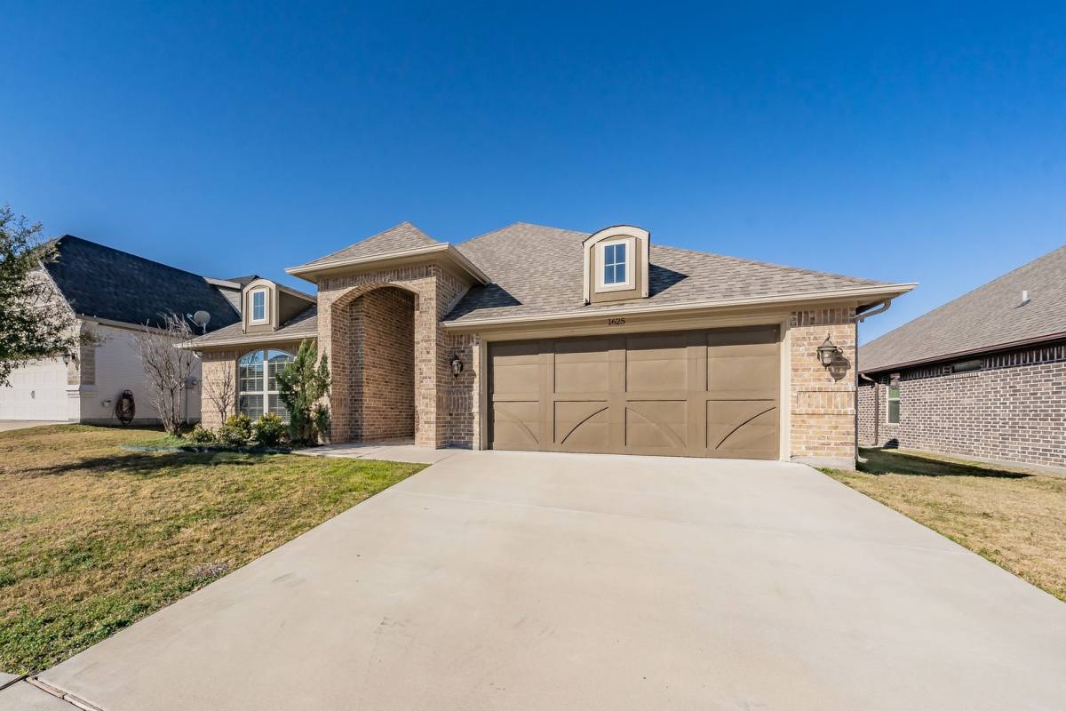 House for rent at 1625 Town Creek Circle, Weatherford, TX 76086