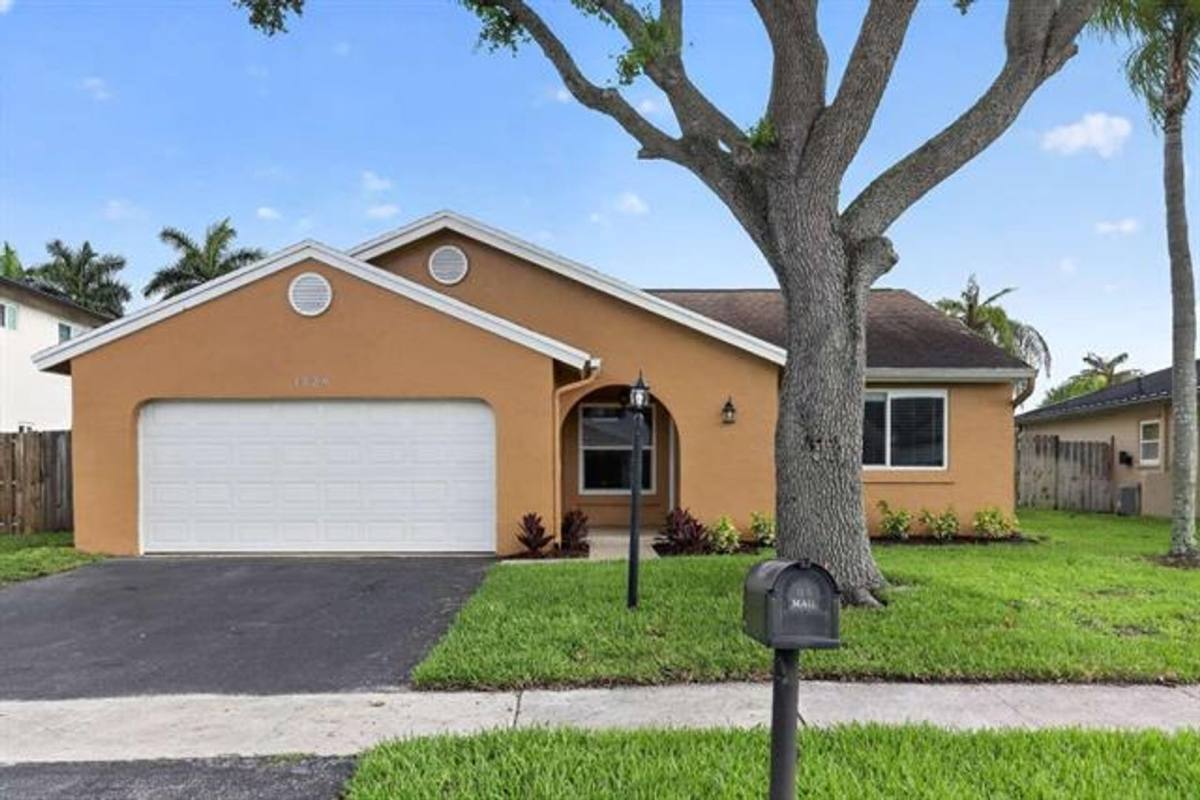 House for rent at 1329 SW 151st Way, Fort Lauderdale, FL 33326
