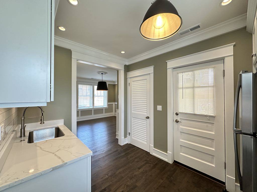 Apartment for rent at 1653 Gregory #5, Chicago, IL 60640
