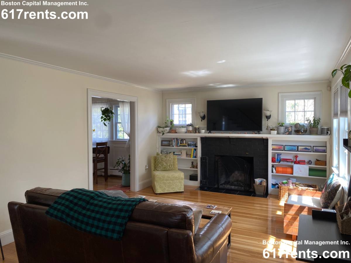 Apartment for rent at 22 Cleveland, Wellesley Hills, MA 02481