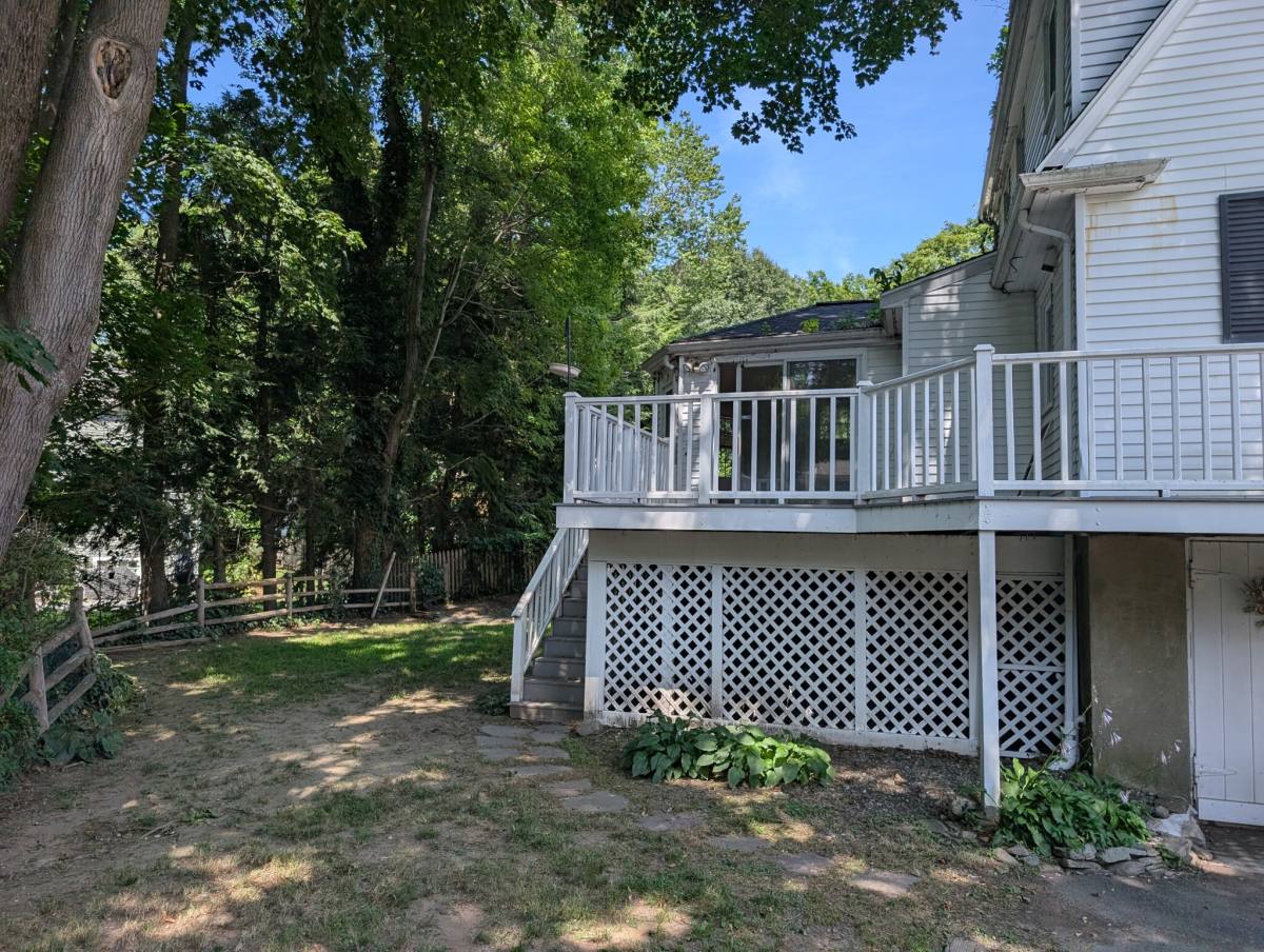 Apartment for rent at 22 Cleveland, Wellesley Hills, MA 02481