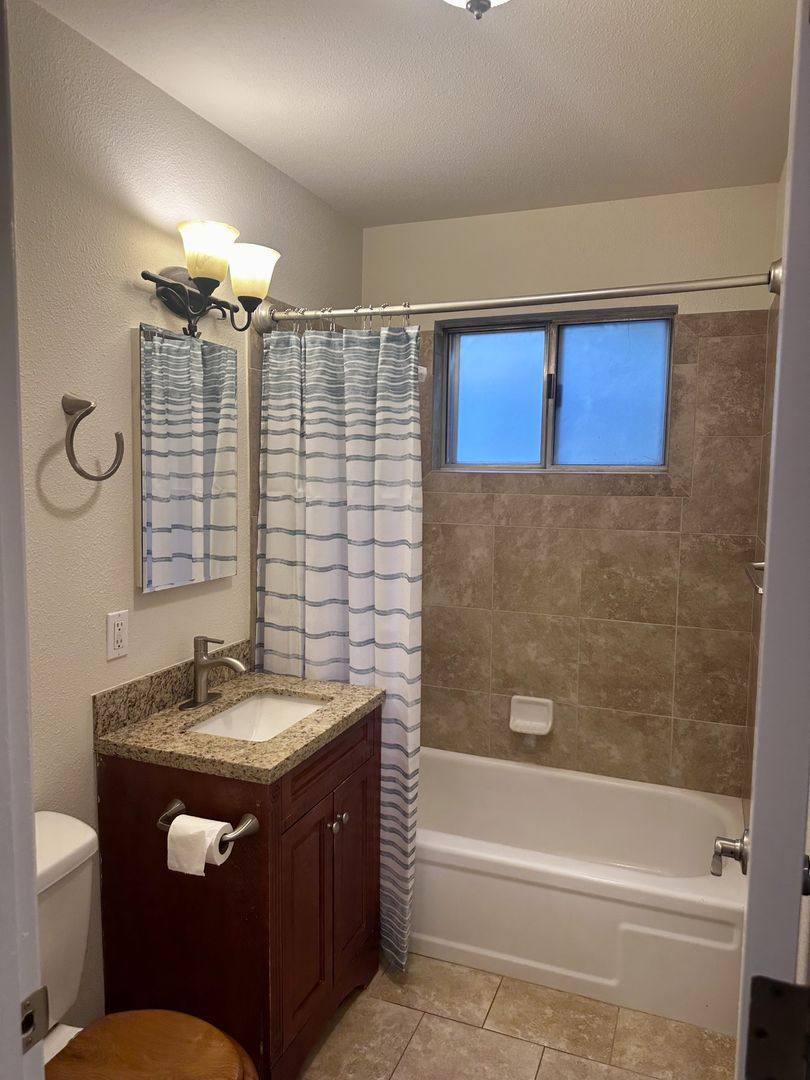 House for rent at 3257 Daisy St, Anderson, CA 96007