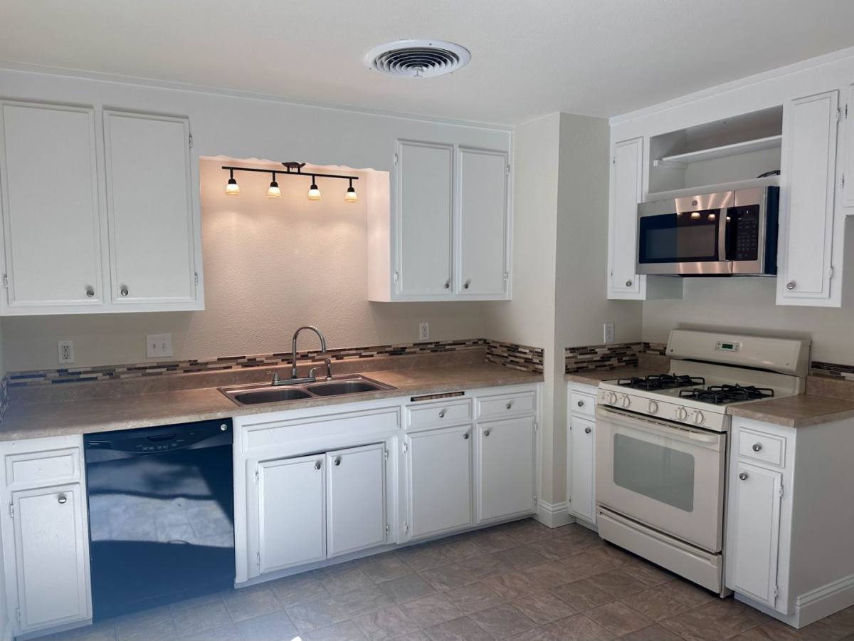 House for rent at 3257 Daisy St, Anderson, CA 96007
