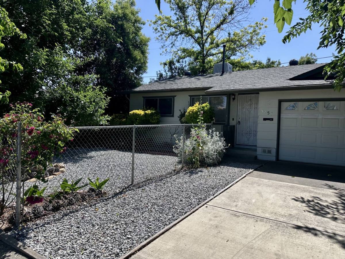 House for rent at 3257 Daisy St, Anderson, CA 96007