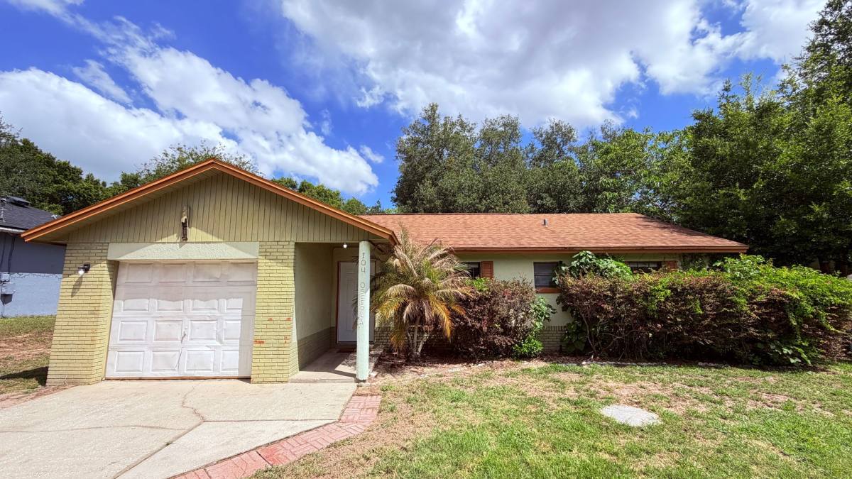 House for rent at 104 E Osceola St, Clermont, FL 34715