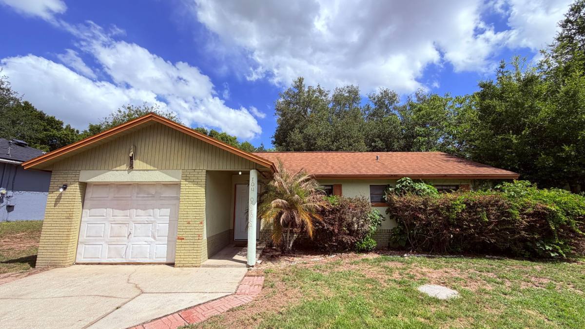 House for rent at 104 E Osceola St, Clermont, FL 34715