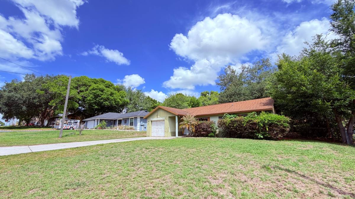 House for rent at 104 E Osceola St, Clermont, FL 34715
