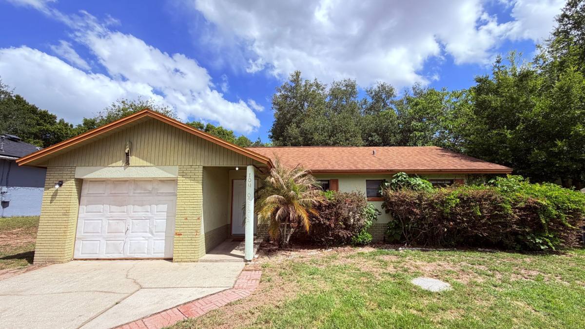 House for rent at 104 E Osceola St, Clermont, FL 34715