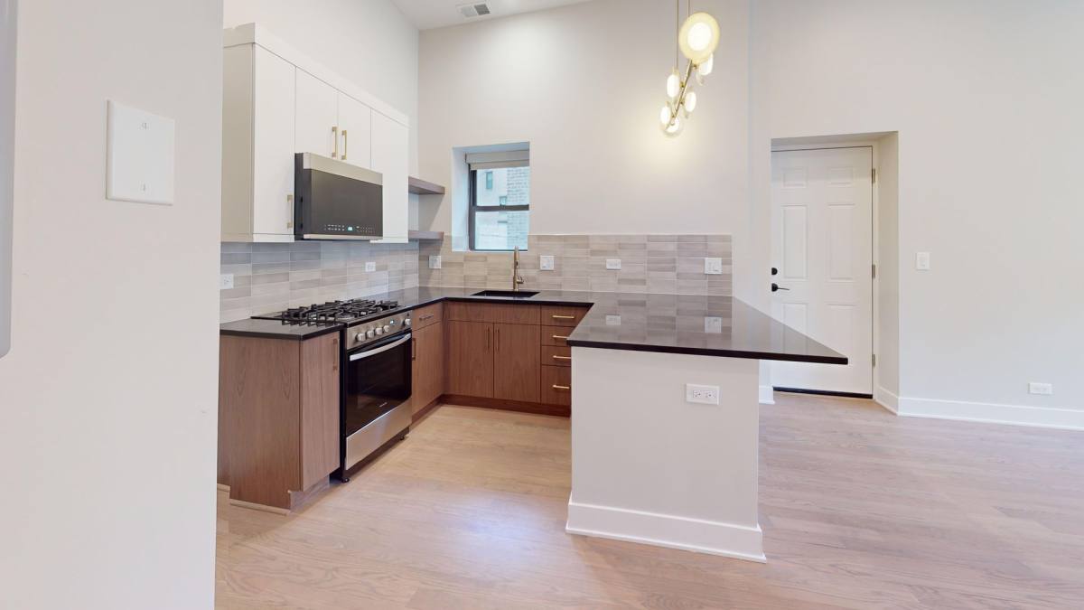 Apartment for rent at 2119 N Clark St #2F, Chicago, IL 60614