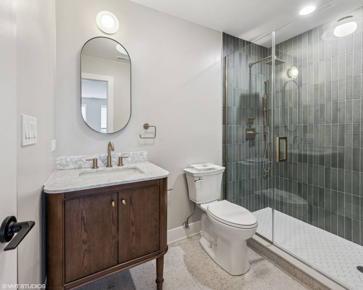 Apartment for rent at 2119 N Clark St #2F, Chicago, IL 60614
