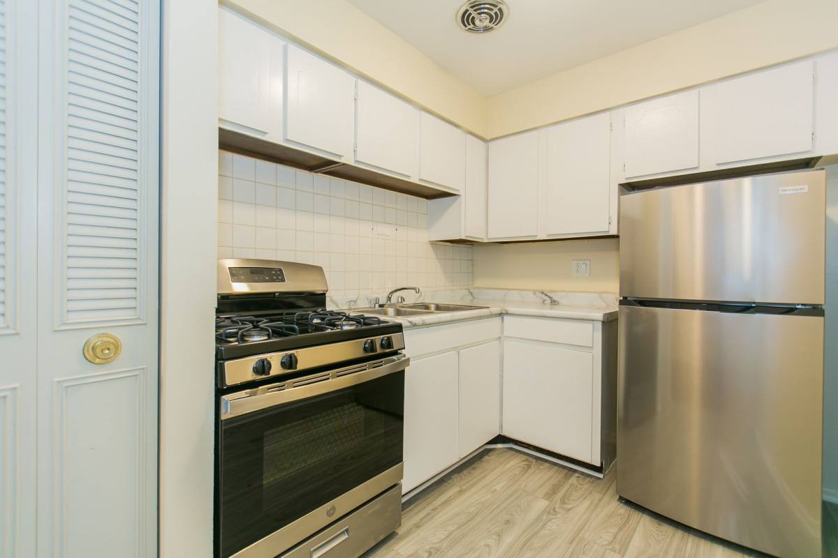Apartment for rent at 525 W Deming #402, Chicago, IL 60614
