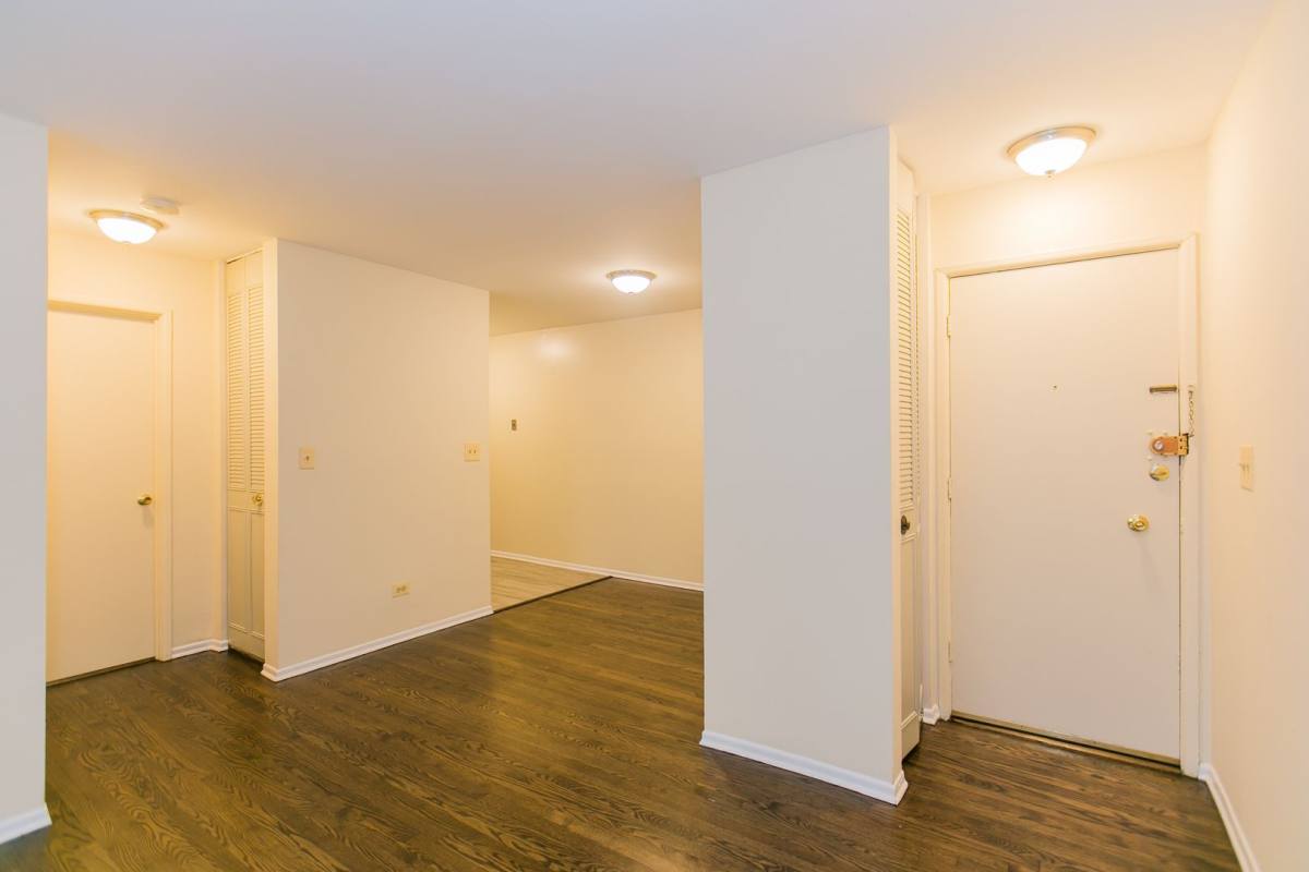 Apartment for rent at 525 W Deming #402, Chicago, IL 60614