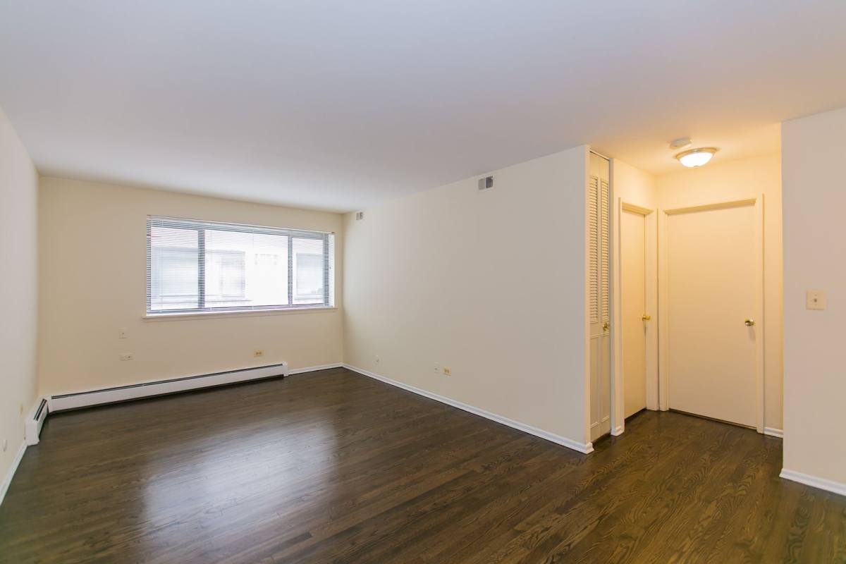 Apartment for rent at 525 W Deming #402, Chicago, IL 60614