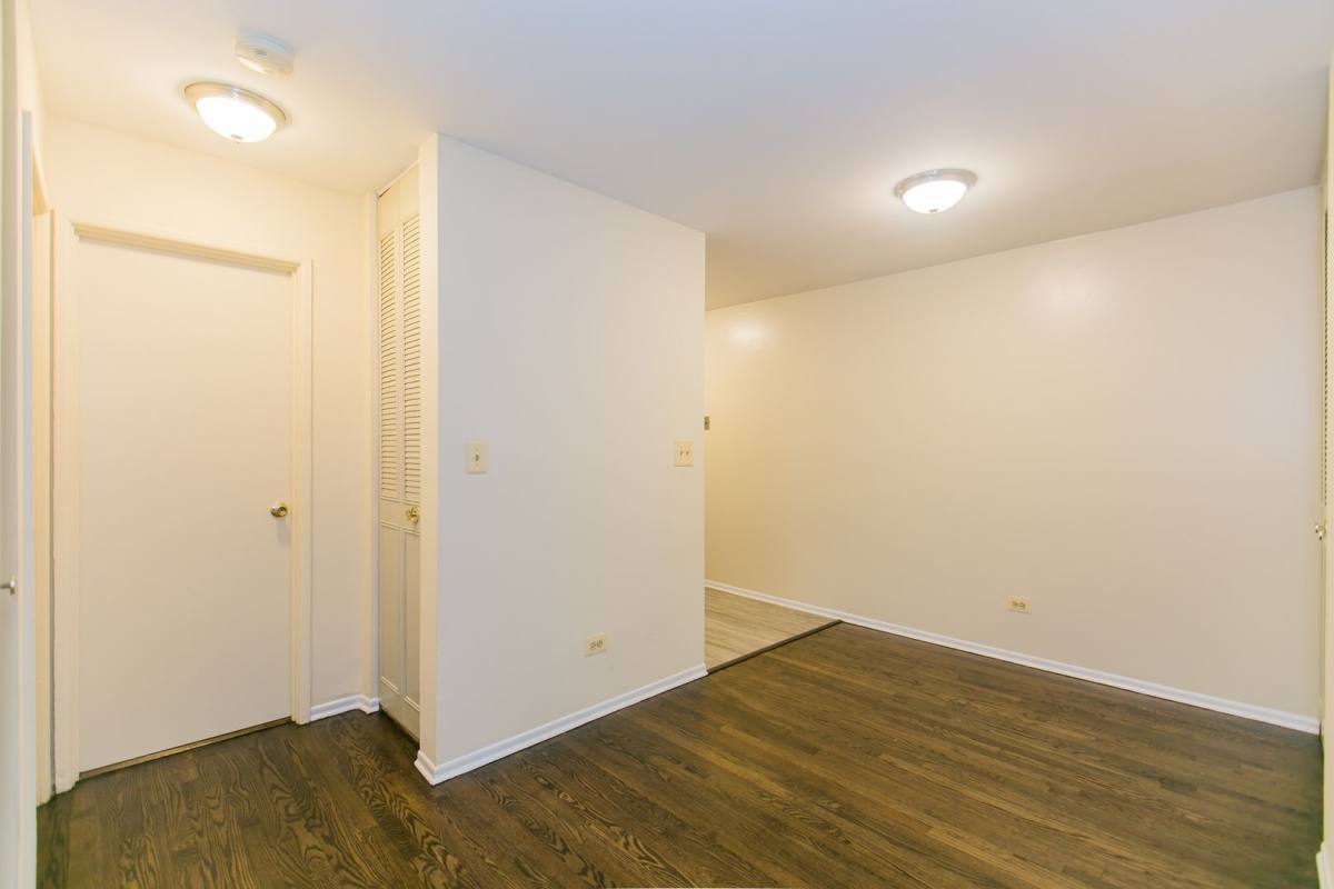 Apartment for rent at 525 W Deming #402, Chicago, IL 60614