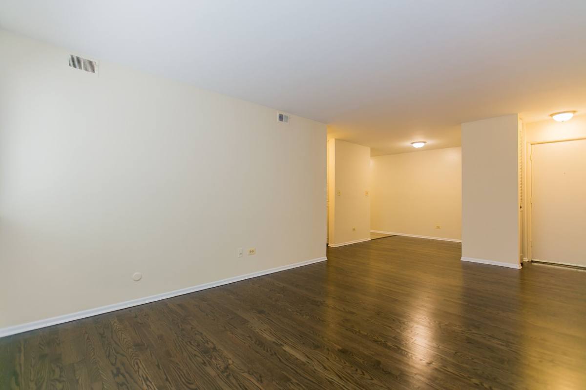 Apartment for rent at 525 W Deming #402, Chicago, IL 60614