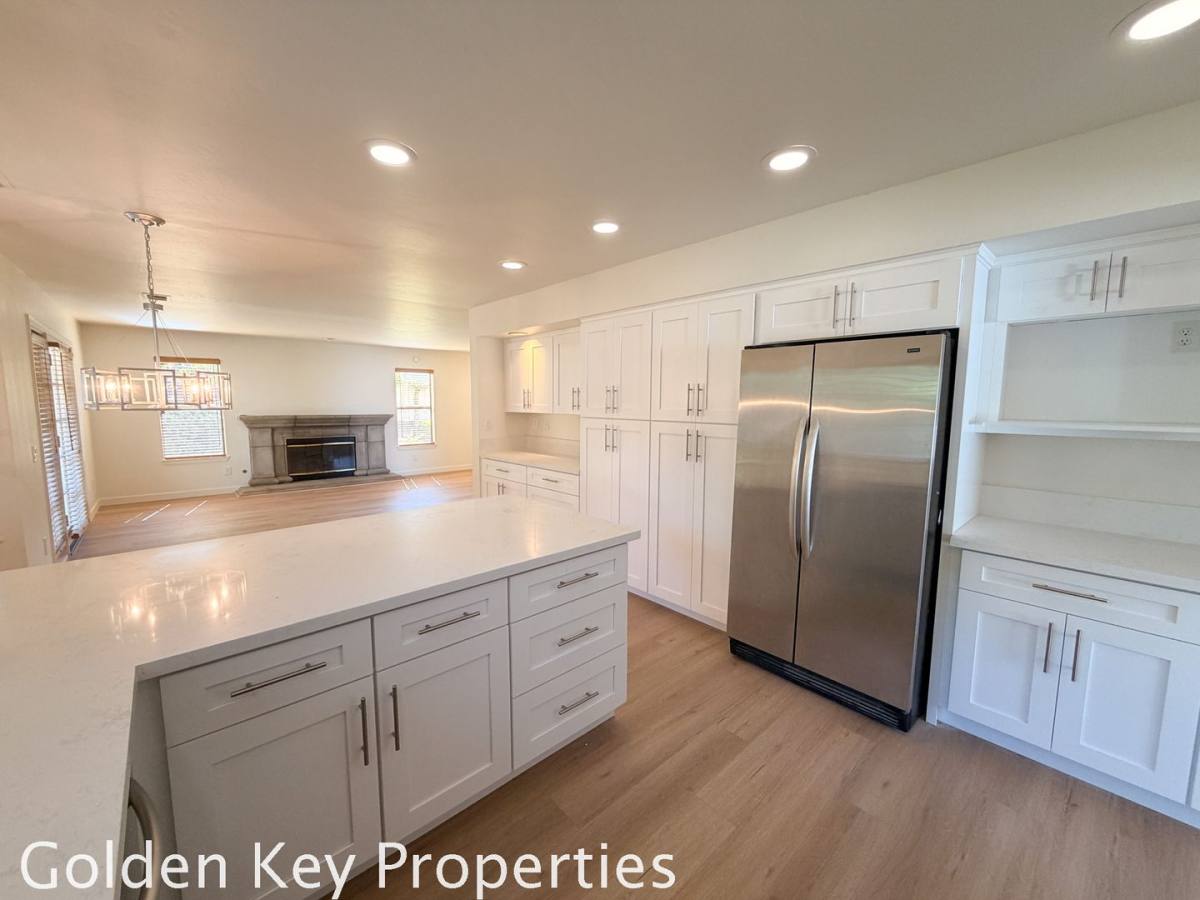 House for rent at 2230 Sara Way, Carlsbad, CA 92008