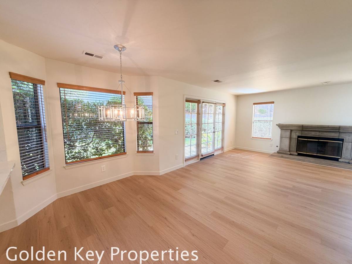 House for rent at 2230 Sara Way, Carlsbad, CA 92008