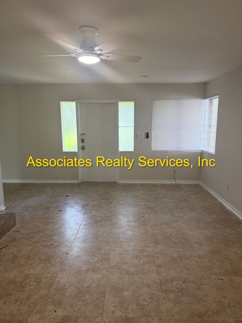 Apartment for rent at 618 NW 14th Ave, Gainesville, FL 32605
