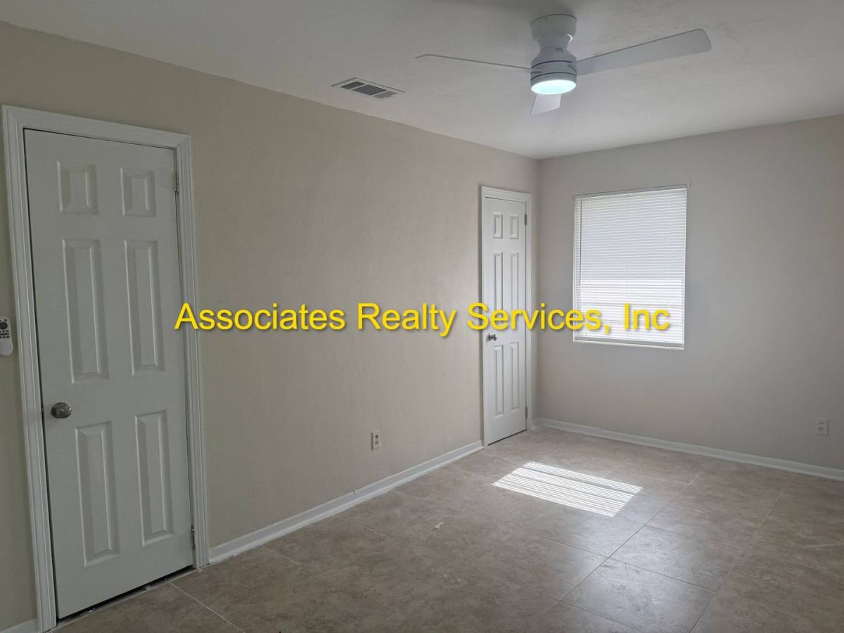 Apartment for rent at 618 NW 14th Ave, Gainesville, FL 32605