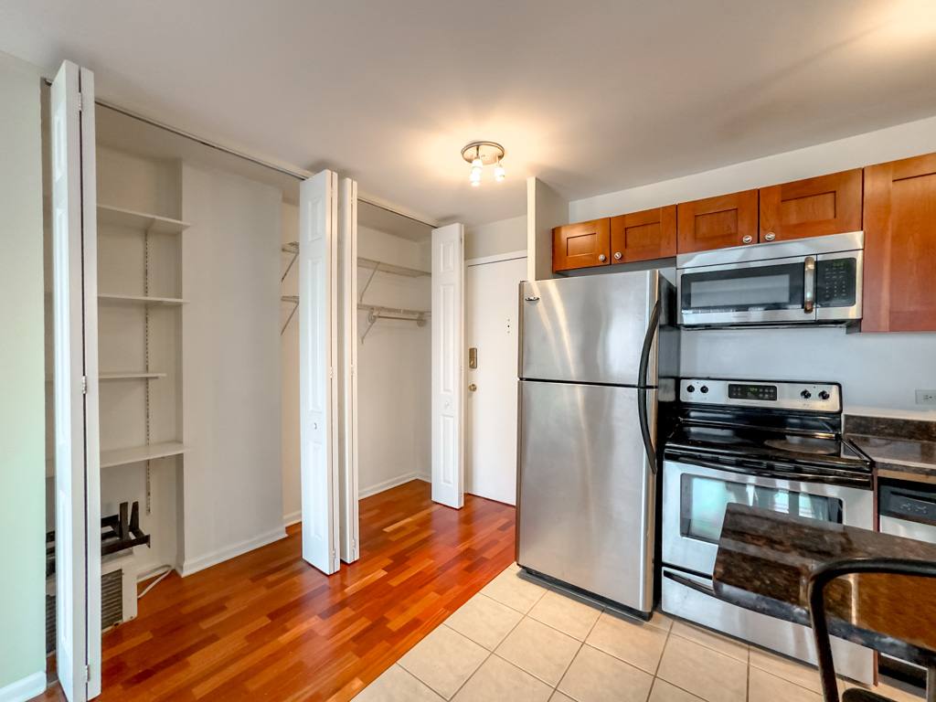 Apartment for rent at 4180 Marine Dr #D2161, Chicago, IL 60613