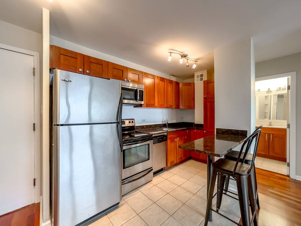 Apartment for rent at 4180 Marine Dr #D2161, Chicago, IL 60613