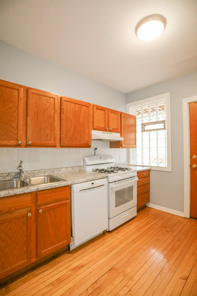 Apartment for rent at 3803 N Lincoln #2S, Chicago, IL 60613
