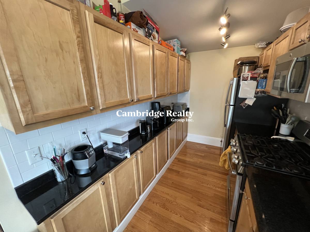 House for rent at 48-50 Lowell St #2T, Somerville, MA 02143