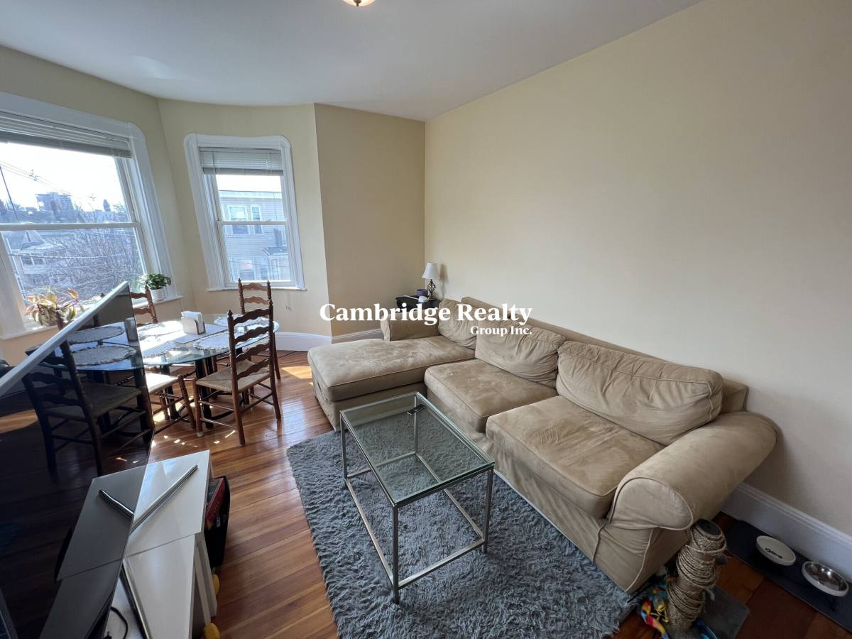 House for rent at 48-50 Lowell St #2T, Somerville, MA 02143