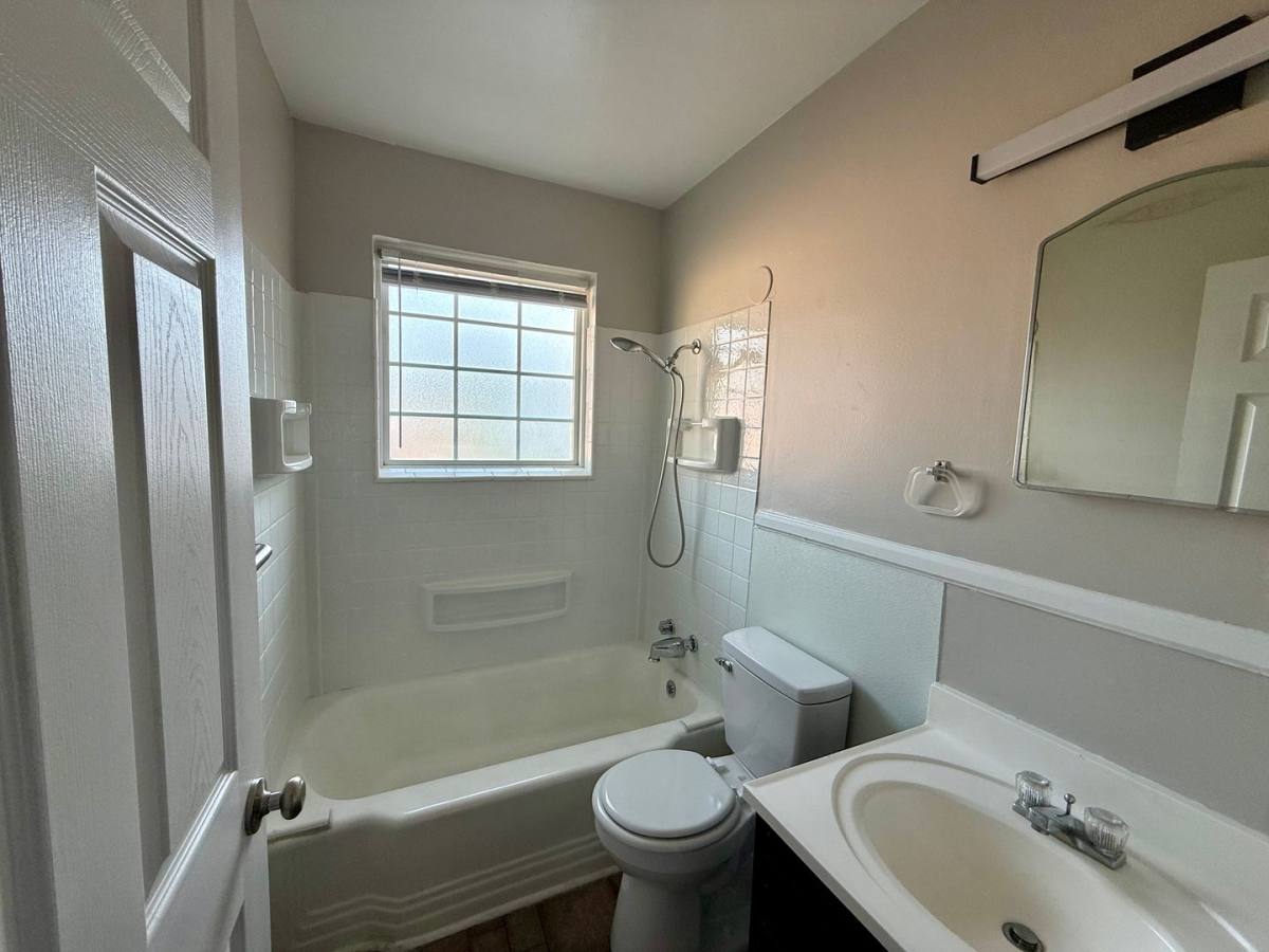 Apartment for rent at 1009 Flint St, Jonesboro, AR 72401