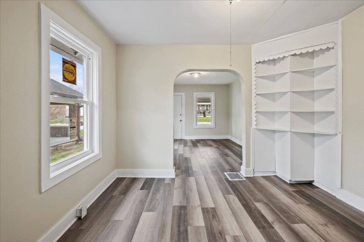 Apartment for rent at 429-431 S Oakland Ave, Indianapolis, IN 46201