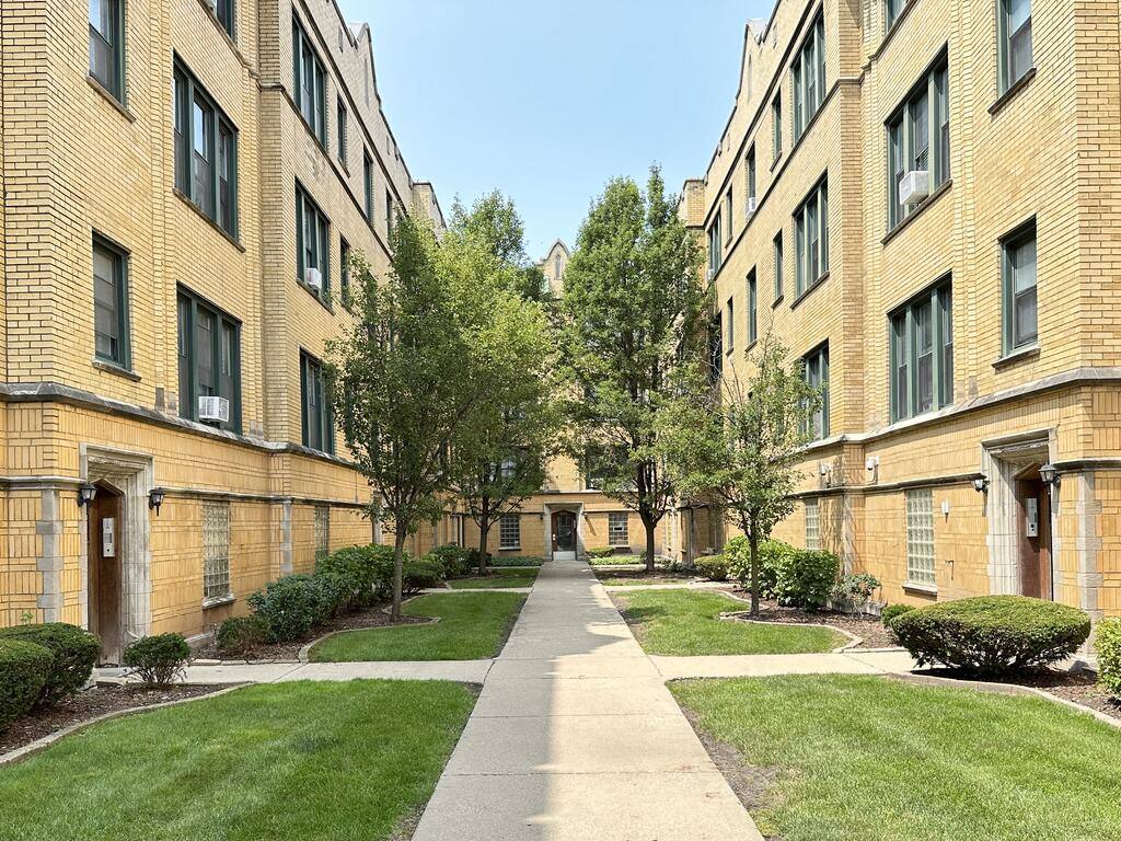 Apartment for rent at 2330 Spaulding #AW8, Chicago, IL 60647
