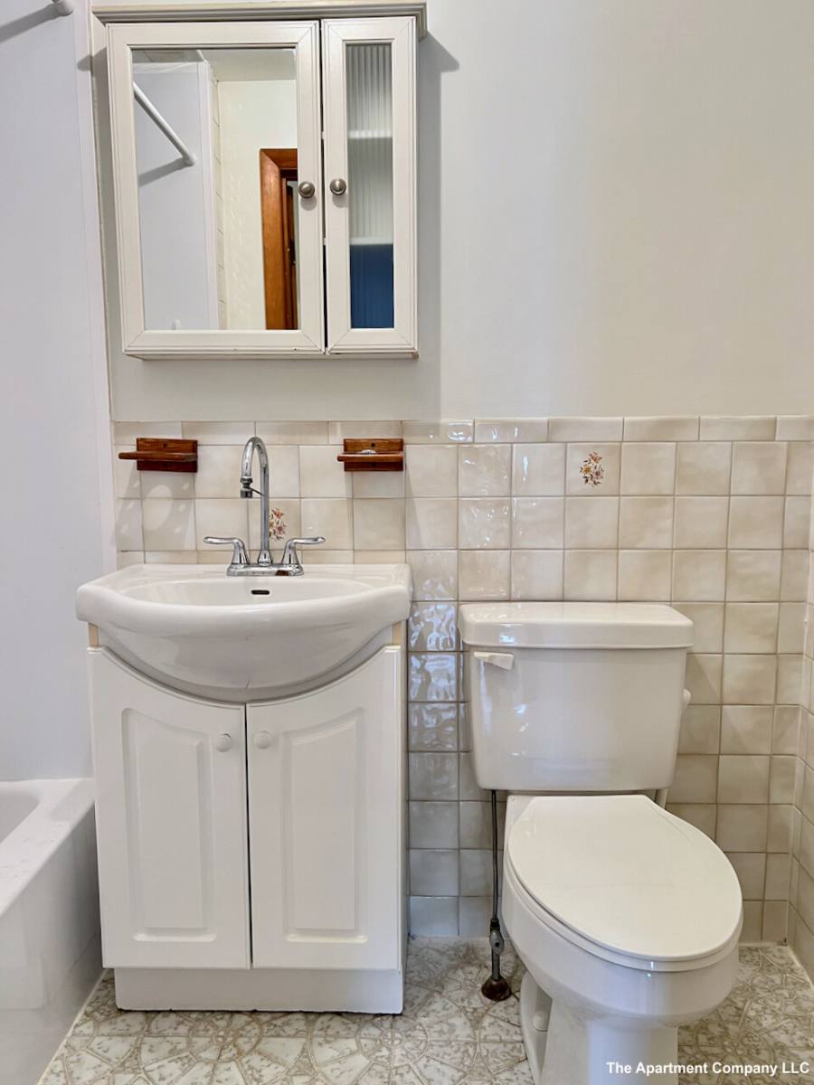 House for rent at 312 Washington St #2, Somerville, MA 02143
