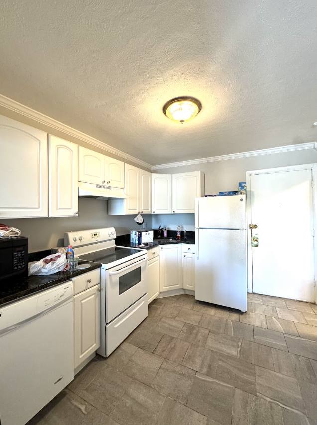 Apartment for rent at 116 Spring St #C8, West Roxbury, MA 02132
