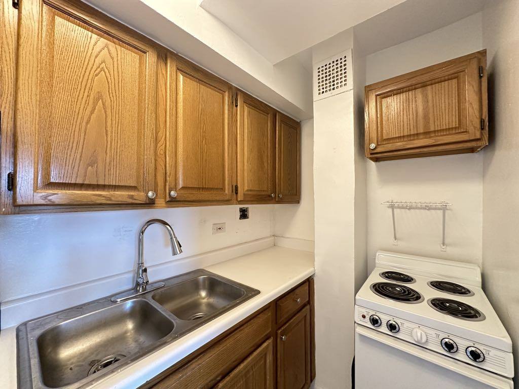 Apartment for rent at 4178 Marine Dr #P605, Chicago, IL 60613