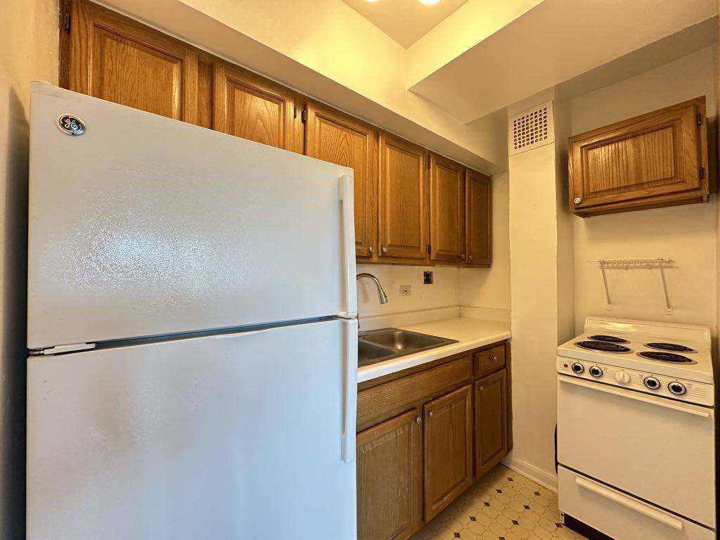 Apartment for rent at 4178 Marine Dr #P605, Chicago, IL 60613