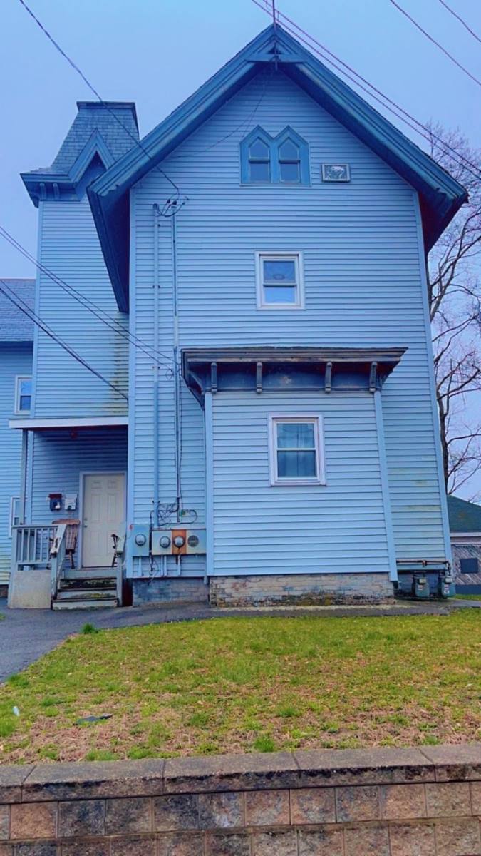 Apartment for rent at 232 Pleasant St #1, Brockton, MA 02301