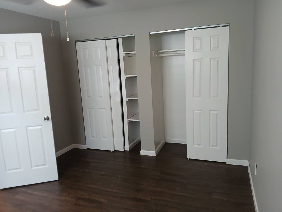 Apartment for rent at 904 Georgian Dr, Danville, IL 61832