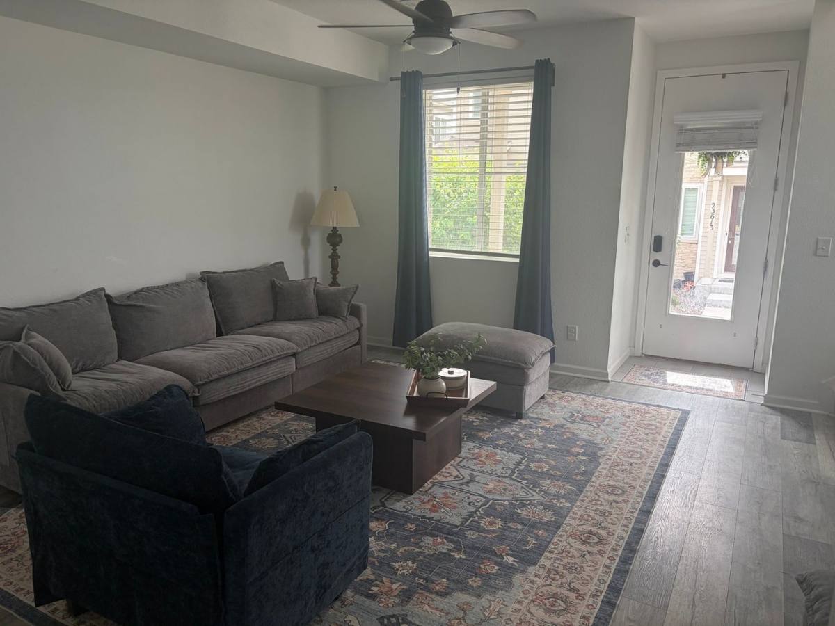 Townhouse for rent at 23633 E 5th Dr, Aurora, CO 80018