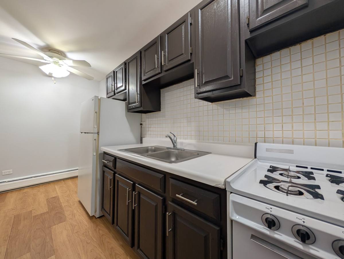 Apartment for rent at 4537 N Dover St #3B, Chicago, IL 60640