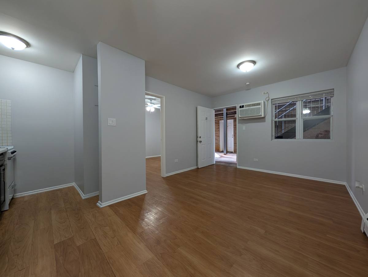 Apartment for rent at 4537 N Dover St #3B, Chicago, IL 60640