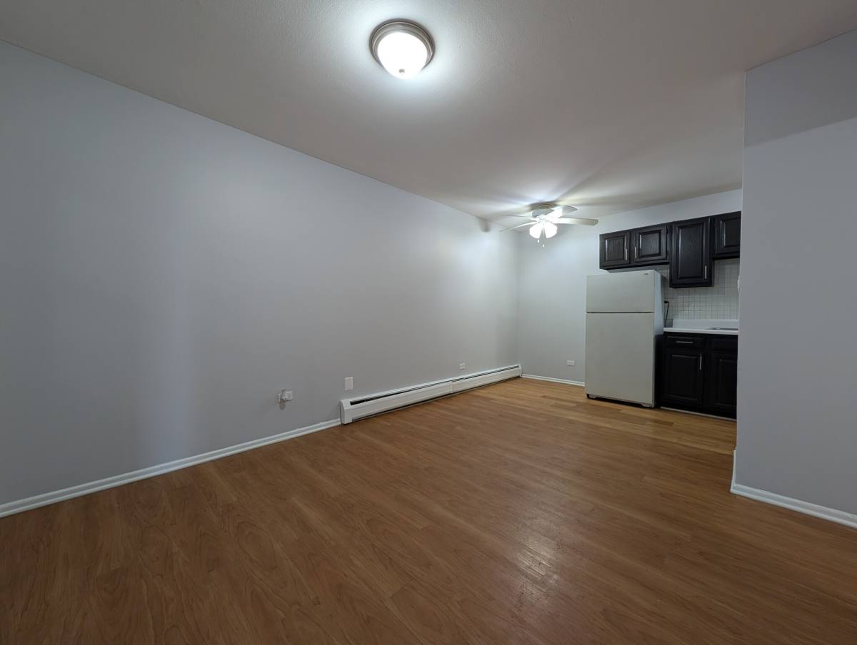 Apartment for rent at 4537 N Dover St #3B, Chicago, IL 60640