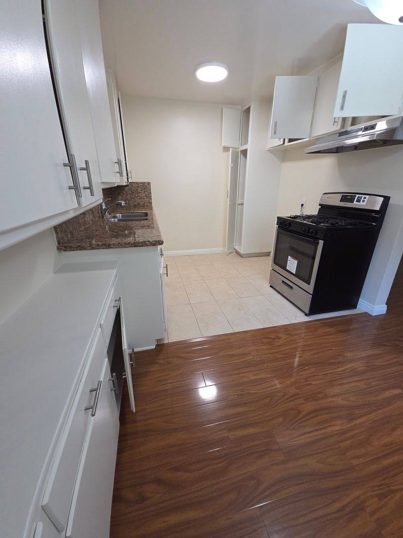 Apartment for rent at 339 N Howard St, Glendale, CA 91206