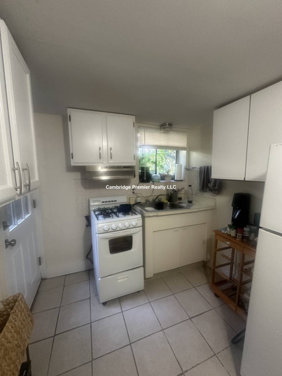 House for rent at 19 Cameron Ave #B, Somerville, MA 02144